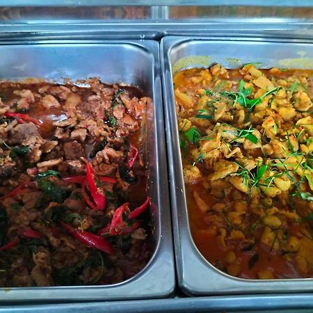 华富里府普拉维斯酒店 Lop Buri 外观 照片