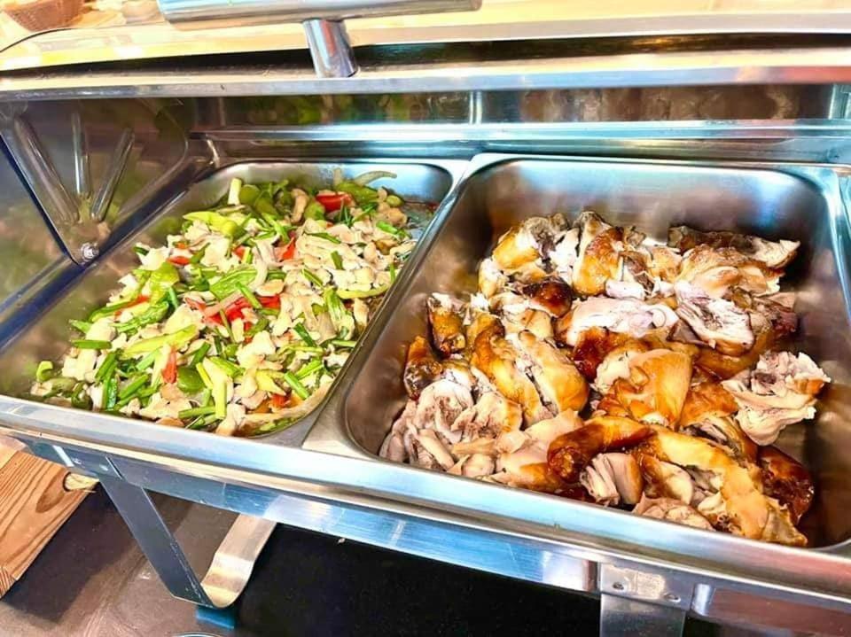 华富里府普拉维斯酒店 Lop Buri 外观 照片