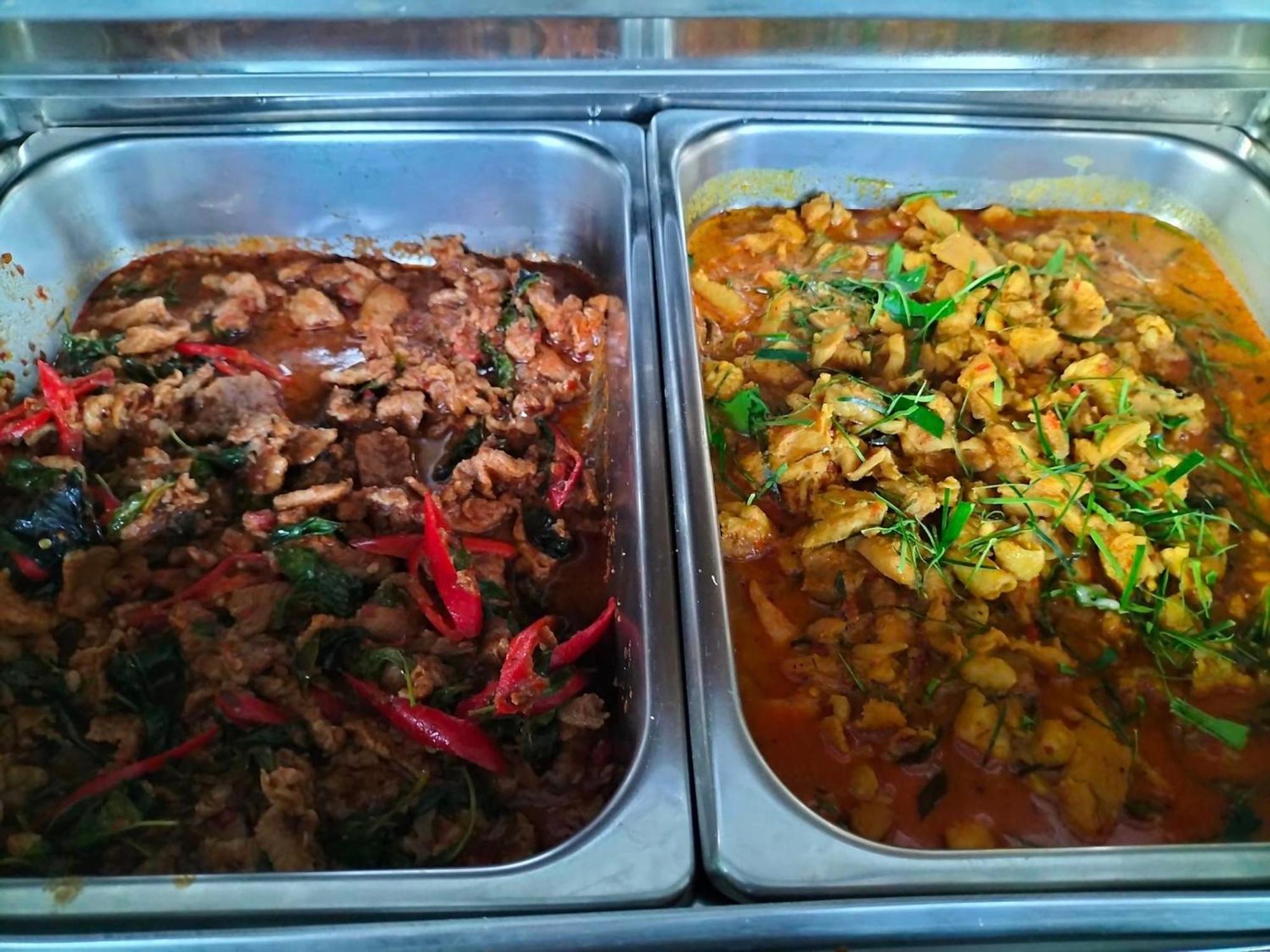 华富里府普拉维斯酒店 Lop Buri 外观 照片